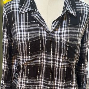 Black, grey & silver plaid button down size 22-24